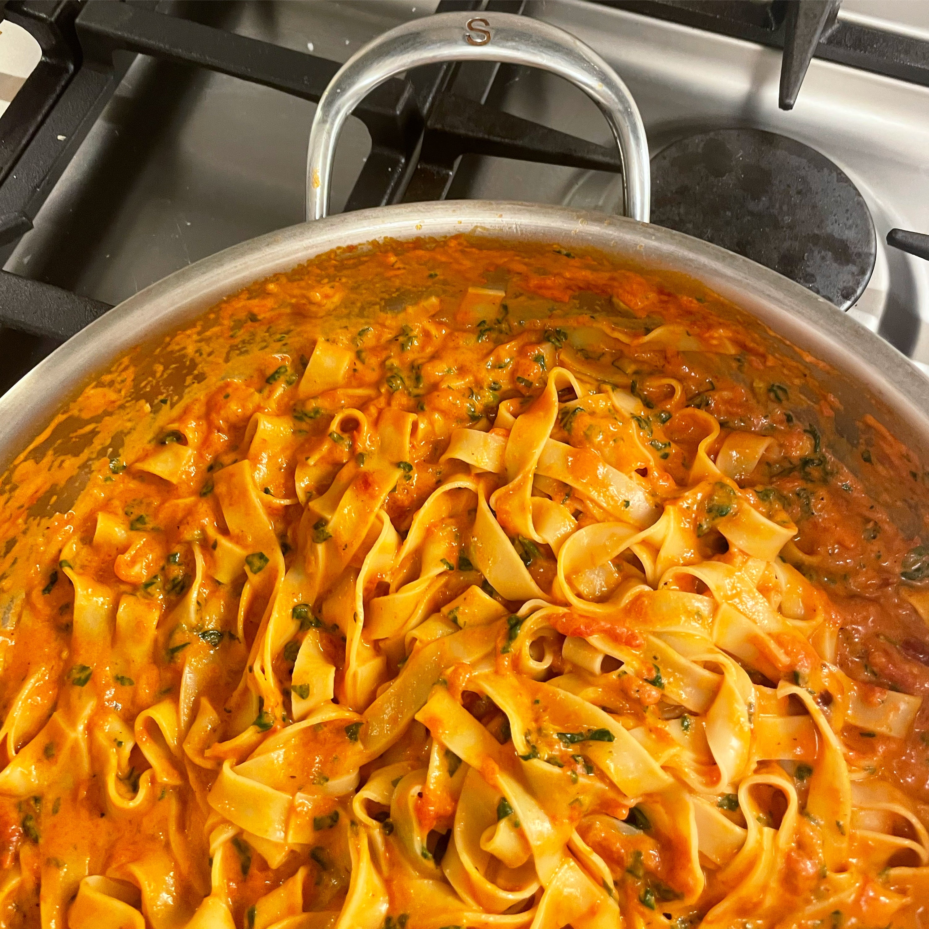 Pasta with Spinach, Tomatoes and Cream