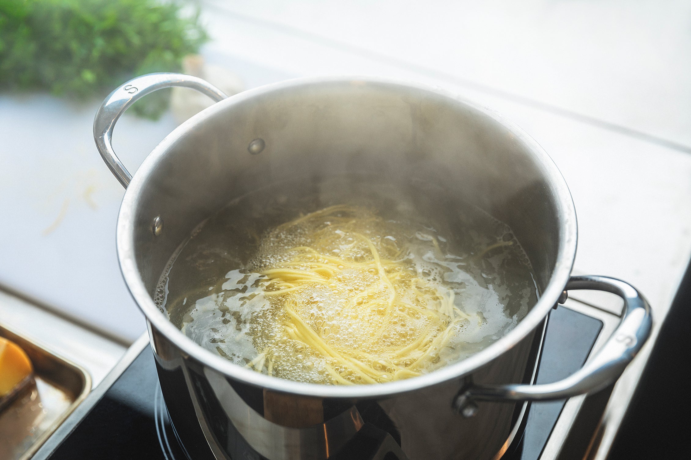 What is a stockpot?